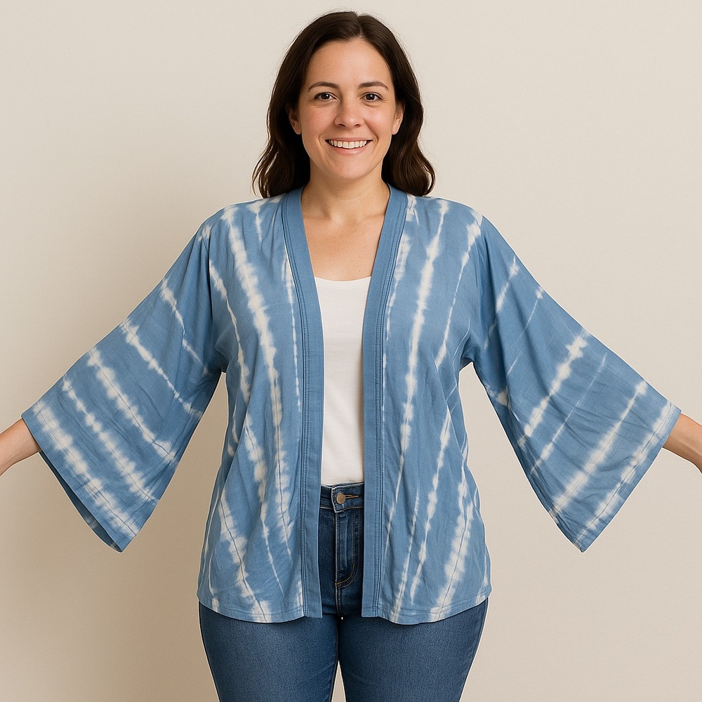 SIM & SAM Blue and White Tie-Dye Kimono